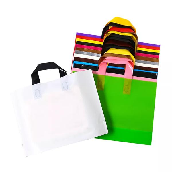 Custom printed Hot sale Recyclable reusable Plastic Clothes Packaging Shopping Gift Bag with Handles plastic gift bags for parties
